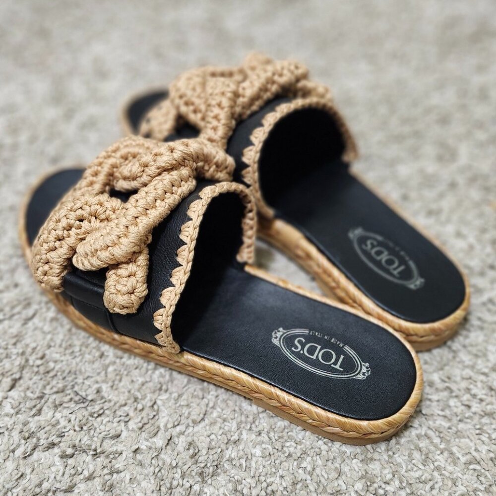 NWOT Tod's sandals, slippers